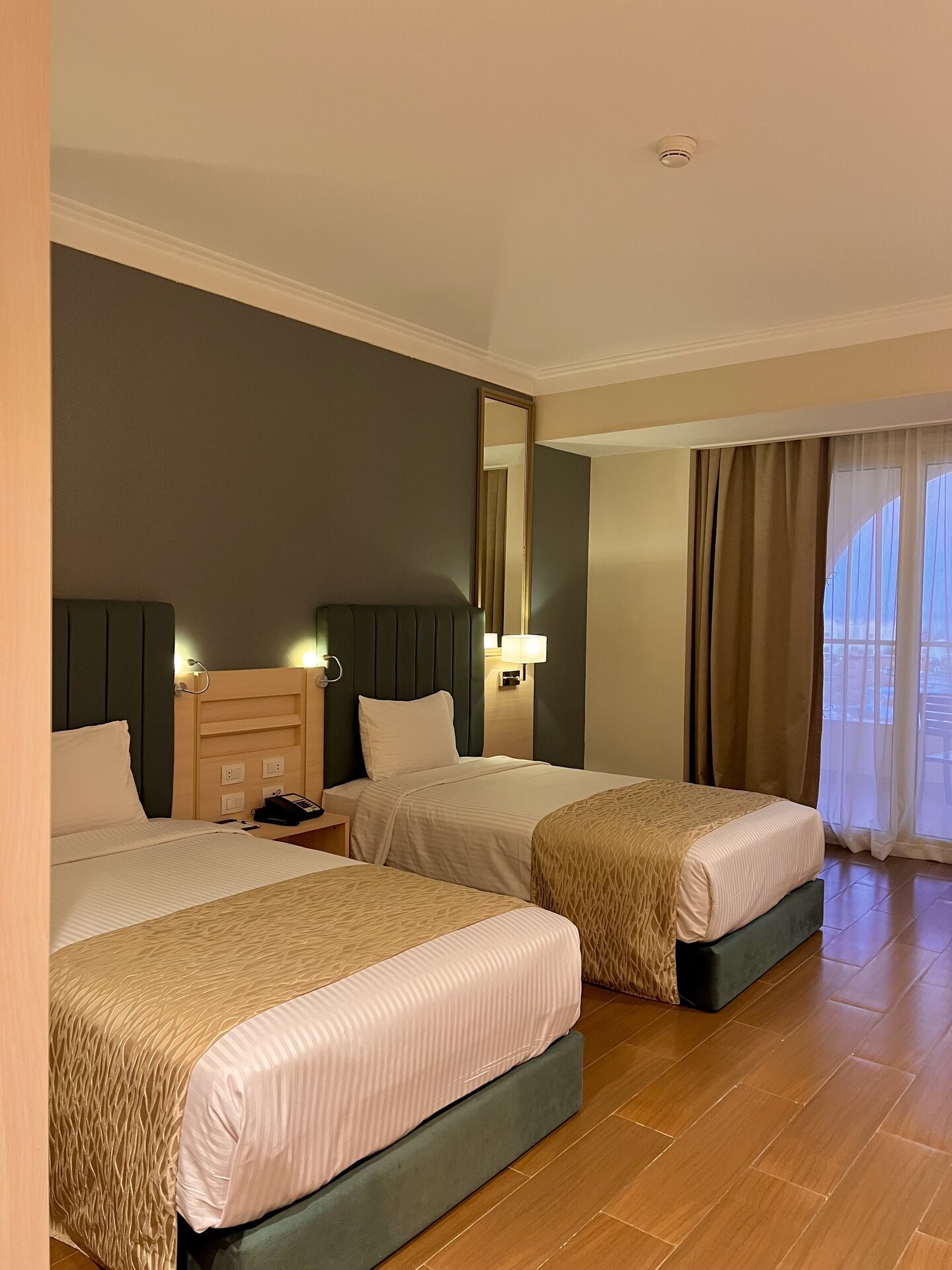 غرفة سوبريور في المبنى الرئيسي – إطلالة حديقة